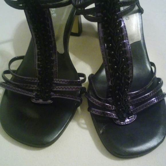 SOLD!!! Pierre Dumas Purple/ Black Slingback shoes - Picture 2 of 6